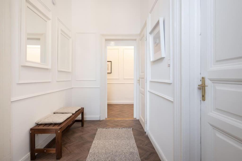 Stylish Apartment In The City Center Boedapest Buitenkant foto